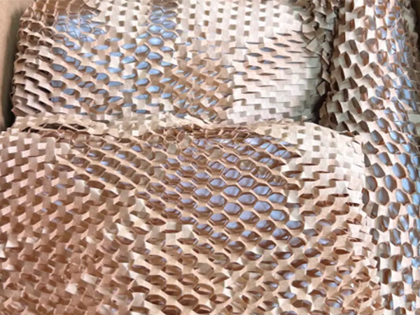 Mik&auml; on Honeycomb Paperin salaisuus, joka voittaa perinteiset pakkaukset?